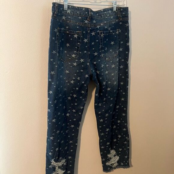 New Star Print Distressed Mom Jeans - Picture 9 of 11